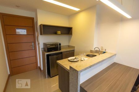 Apartamento para alugar com 36m², 1 quarto e 1 vaga Apartamento para alugar com 36m², 1 quarto e 1 vagaCozinha - Armários