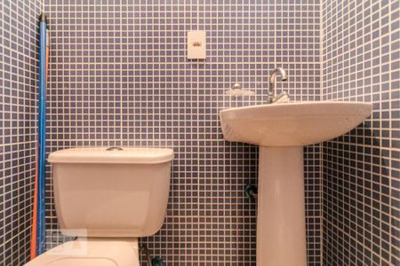 Casa para alugar com 189m², 3 quartos e 3 vagas Casa para alugar com 189m², 3 quartos e 3 vagasBanheiro de Serviço