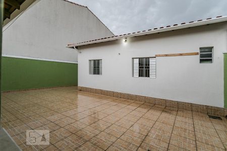 Casa para alugar com 189m², 3 quartos e 3 vagas Casa para alugar com 189m², 3 quartos e 3 vagasVista - Área de Serviço