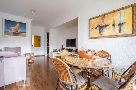 Sala de apartamento à venda com 2 quartos, 66m² em Vila Madalena, São Paulo