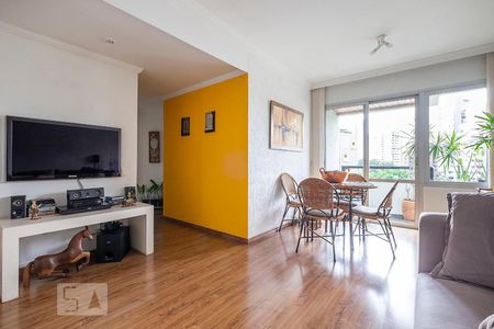 Sala de apartamento à venda com 2 quartos, 66m² em Vila Madalena, São Paulo