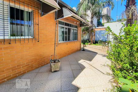 Casa à venda com 164m², 3 quartos e 4 vagas Casa à venda com 164m², 3 quartos e 4 vagasQuintal