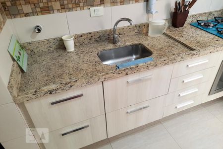 Casa à venda com 164m², 3 quartos e 4 vagas Casa à venda com 164m², 3 quartos e 4 vagasCozinha