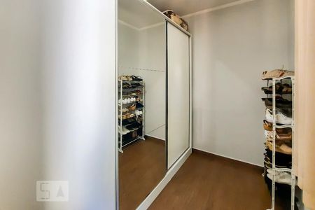 Casa à venda com 164m², 3 quartos e 4 vagas Casa à venda com 164m², 3 quartos e 4 vagasQuarto 2