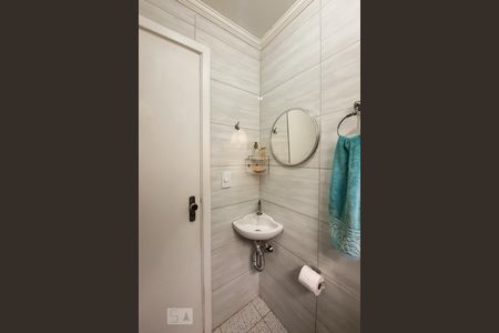 Casa à venda com 164m², 3 quartos e 4 vagas Casa à venda com 164m², 3 quartos e 4 vagasBanheiro 1