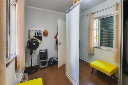 Casa à venda com 164m², 3 quartos e 4 vagas Casa à venda com 164m², 3 quartos e 4 vagasQuarto 2