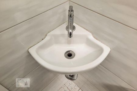 Casa à venda com 164m², 3 quartos e 4 vagas Casa à venda com 164m², 3 quartos e 4 vagasBanheiro 1