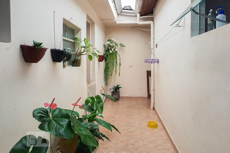 Casa à venda com 164m², 3 quartos e 4 vagas Casa à venda com 164m², 3 quartos e 4 vagasCorredor