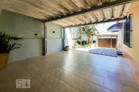 Casa à venda com 164m², 3 quartos e 4 vagas Casa à venda com 164m², 3 quartos e 4 vagasGaragem