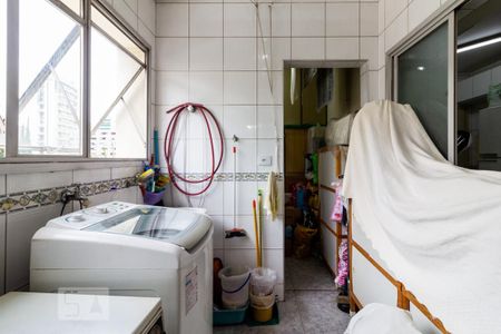 Apartamento à venda com 146m², 3 quartos e 2 vagas Apartamento à venda com 146m², 3 quartos e 2 vagasÁrea de Serviço