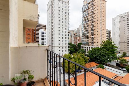 Apartamento à venda com 146m², 3 quartos e 2 vagas Apartamento à venda com 146m², 3 quartos e 2 vagasVaranda