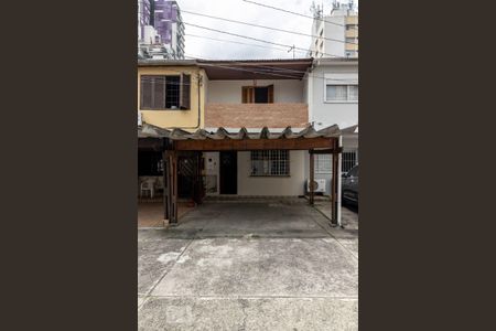 Casa de condomínio para alugar com 110m², 3 quartos e 2 vagas Casa de condomínio para alugar com 110m², 3 quartos e 2 vagasFachada