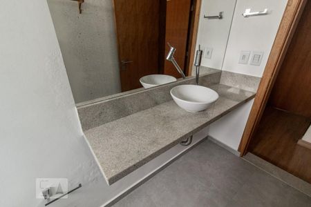 Casa de condomínio para alugar com 110m², 3 quartos e 2 vagas Casa de condomínio para alugar com 110m², 3 quartos e 2 vagasBanheiro social