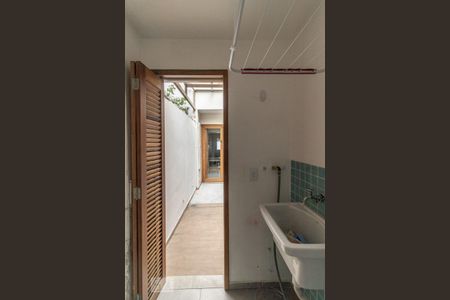 Casa de condomínio para alugar com 110m², 3 quartos e 2 vagas Casa de condomínio para alugar com 110m², 3 quartos e 2 vagasÁrea de serviço