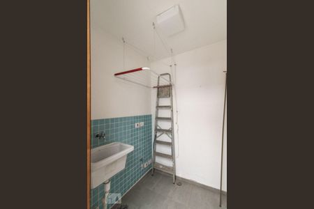 Casa de condomínio para alugar com 110m², 3 quartos e 2 vagas Casa de condomínio para alugar com 110m², 3 quartos e 2 vagasÁrea de serviço