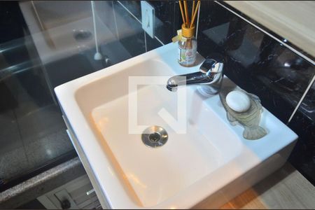 Casa à venda com 232m², 3 quartos e 3 vagasBanheiro suíte