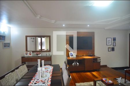 Sala de casa à venda com 3 quartos, 232m² em São José, Canoas