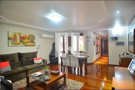 Sala de casa à venda com 3 quartos, 232m² em São José, Canoas