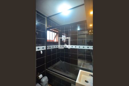 Casa à venda com 232m², 3 quartos e 3 vagasBanheiro suíte