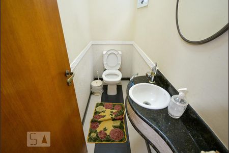 Lavabo de casa à venda com 3 quartos, 179m² em Vila Brasílio Machado, São Paulo