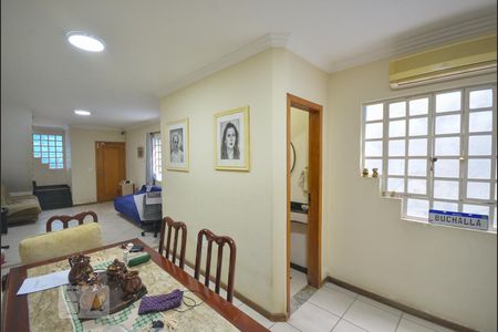 Sala de casa à venda com 3 quartos, 179m² em Vila Brasílio Machado, São Paulo