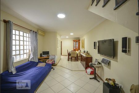 Sala de casa à venda com 3 quartos, 179m² em Vila Brasílio Machado, São Paulo