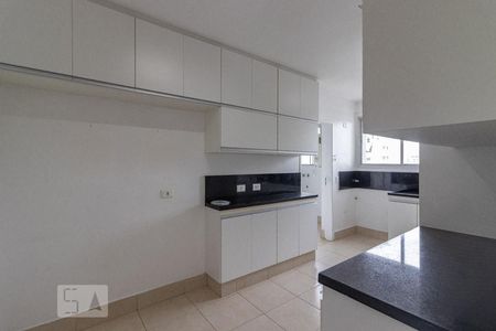 Apartamento para alugar com 117m², 3 quartos e 2 vagasCozinha