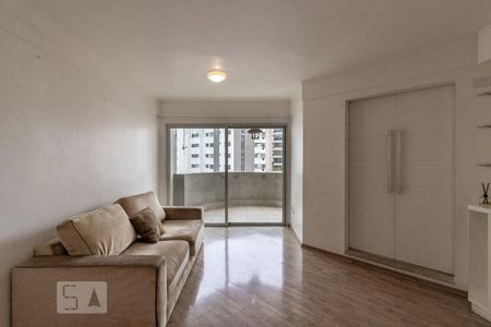 Sala de apartamento para alugar com 3 quartos, 117m² em Moema, São Paulo