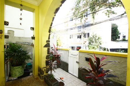 Casa à venda com 176m², 4 quartos e sem vagaVaranda