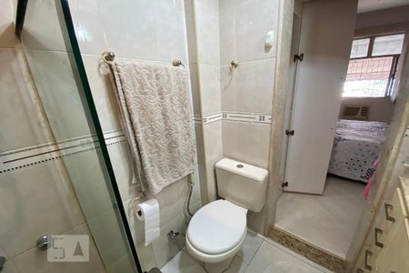 Apartamento à venda com 79m², 2 quartos e 1 vaga Apartamento à venda com 79m², 2 quartos e 1 vagaBanheiro da Suíte