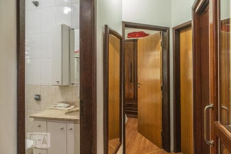Casa à venda com 361m², 6 quartos e 4 vagasEdícula - Hall dos quartos
