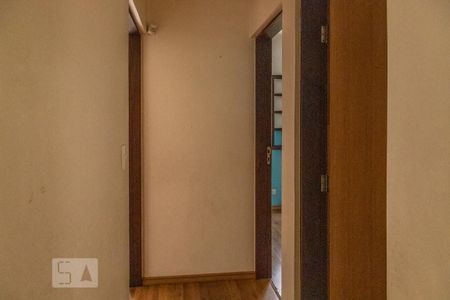 Casa à venda com 361m², 6 quartos e 4 vagasCorredor