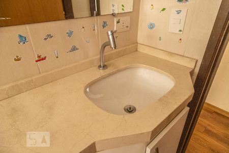 Casa à venda com 361m², 6 quartos e 4 vagasBanheiro