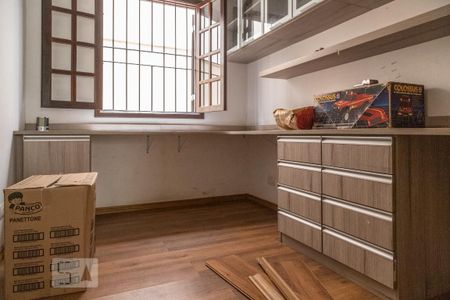 Casa à venda com 361m², 6 quartos e 4 vagasEscritório