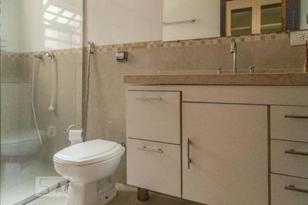 Casa à venda com 361m², 6 quartos e 4 vagasBanheiro da Suíte