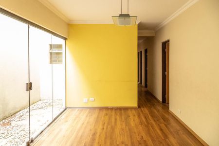 Casa à venda com 361m², 6 quartos e 4 vagasSala