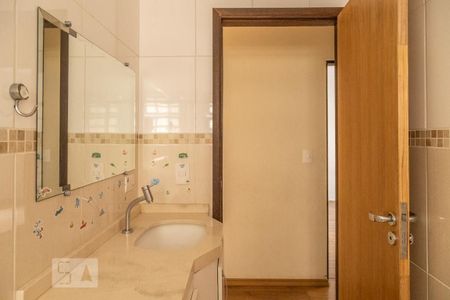 Casa à venda com 361m², 6 quartos e 4 vagasBanheiro