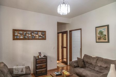 Casa à venda com 361m², 6 quartos e 4 vagasEdícula - Sala