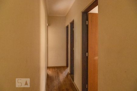 Casa à venda com 361m², 6 quartos e 4 vagasCorredor