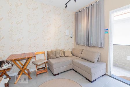 Sala e Cozinha de apartamento para alugar com 1 quarto, 34m² em Vila Constança, São Paulo