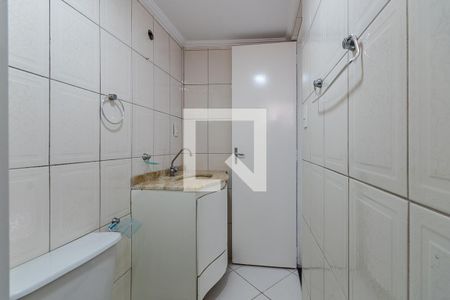 Banheiro de apartamento para alugar com 2 quartos, 52m² em Vila Pierina, São Paulo