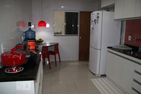 Casa de condomínio à venda com 250m², 5 quartos e 2 vagasCozinha