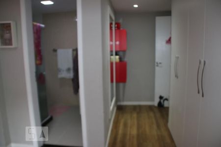 Casa de condomínio à venda com 250m², 5 quartos e 2 vagasCorredor