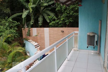 Casa de condomínio à venda com 250m², 5 quartos e 2 vagasVaranda quarto 4