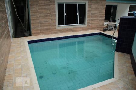 Casa de condomínio à venda com 250m², 5 quartos e 2 vagasPiscina