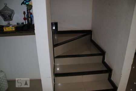 Casa de condomínio à venda com 250m², 5 quartos e 2 vagasCorredor