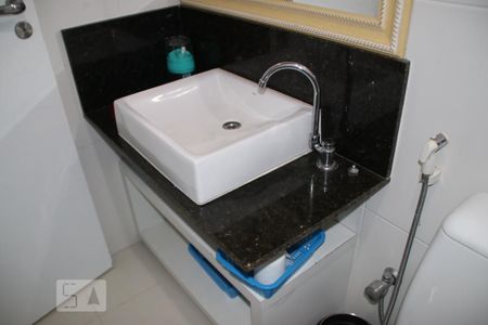 Casa de condomínio à venda com 250m², 5 quartos e 2 vagasBanheiro quarto 1