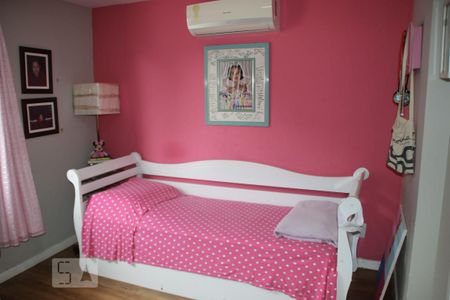 Casa de condomínio à venda com 250m², 5 quartos e 2 vagasQuarto 2