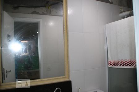 Casa de condomínio à venda com 250m², 5 quartos e 2 vagasBanheiro quarto 1