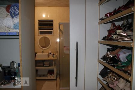 Casa de condomínio à venda com 250m², 5 quartos e 2 vagasBanheiro quarto 4